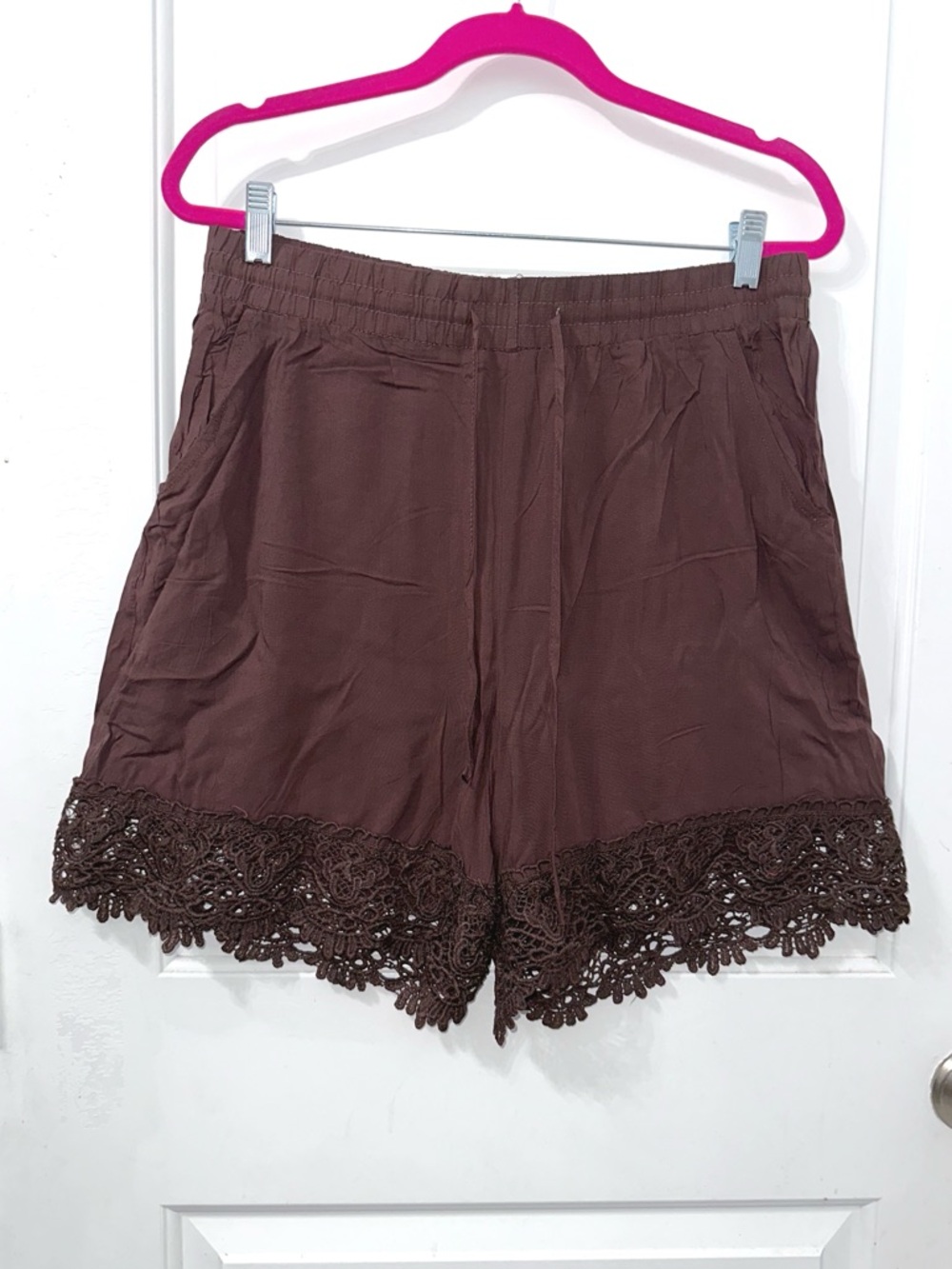 Grace and Emma brown shorts, a drawstring waist, pockets, and a thick lace trim